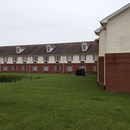 Country Hearth Inn & Suites Willard Εξωτερικό φωτογραφία