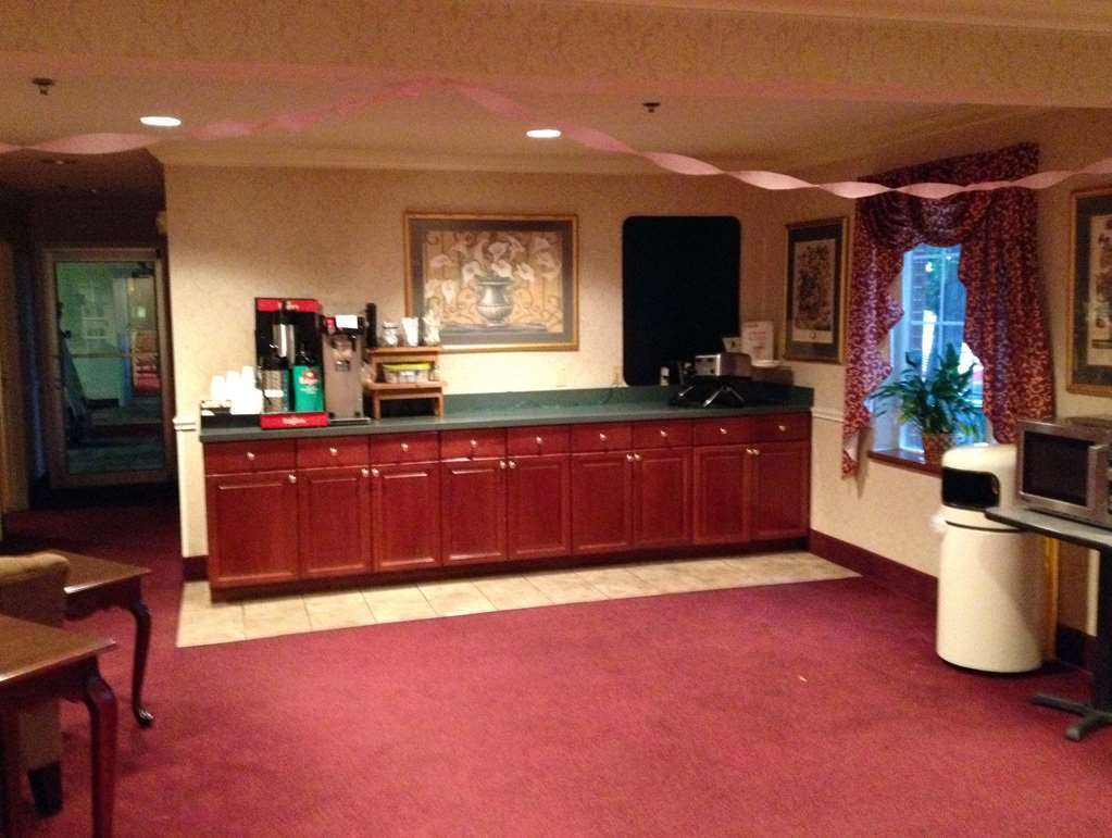 Country Hearth Inn & Suites Willard Ανέσεις φωτογραφία