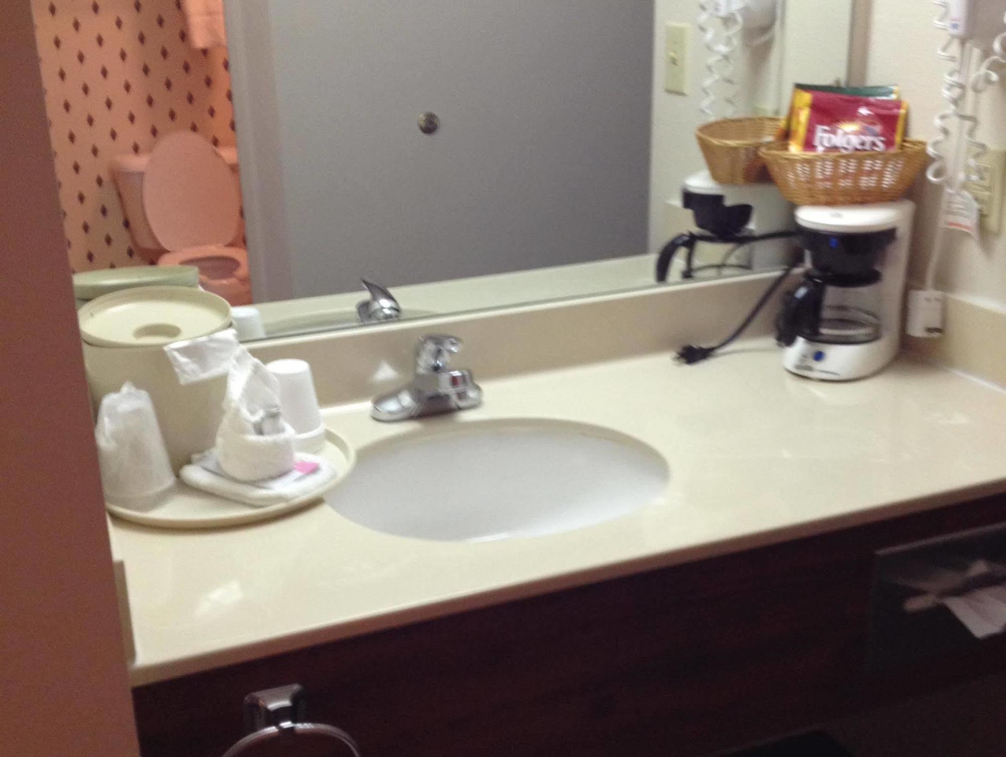 Country Hearth Inn & Suites Willard Εξωτερικό φωτογραφία